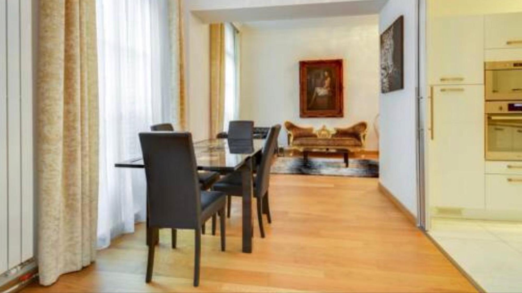 Le Louvre - Montorgeuil Residence Hotel